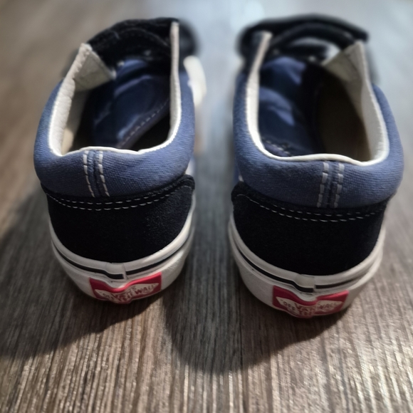 Kids Vans - Picture 4 of 6
